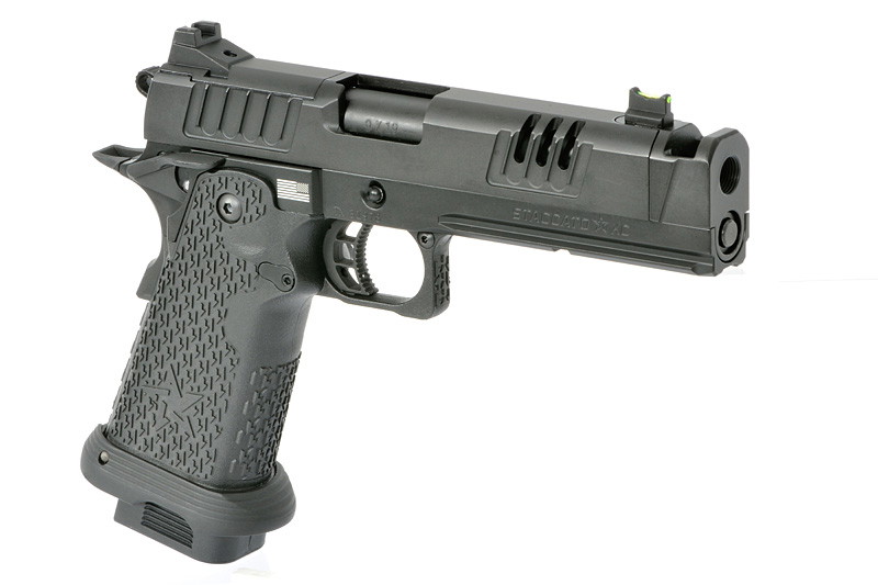 Schwarze Airsoft-Pistole mit strukturiertem Griff und taktischem Design, seitlich abgebildet.