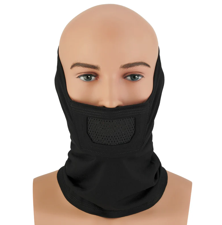 Schwarze Sturmhaube mit Atemmaske auf Mannequin für Airsoft-Schutz.