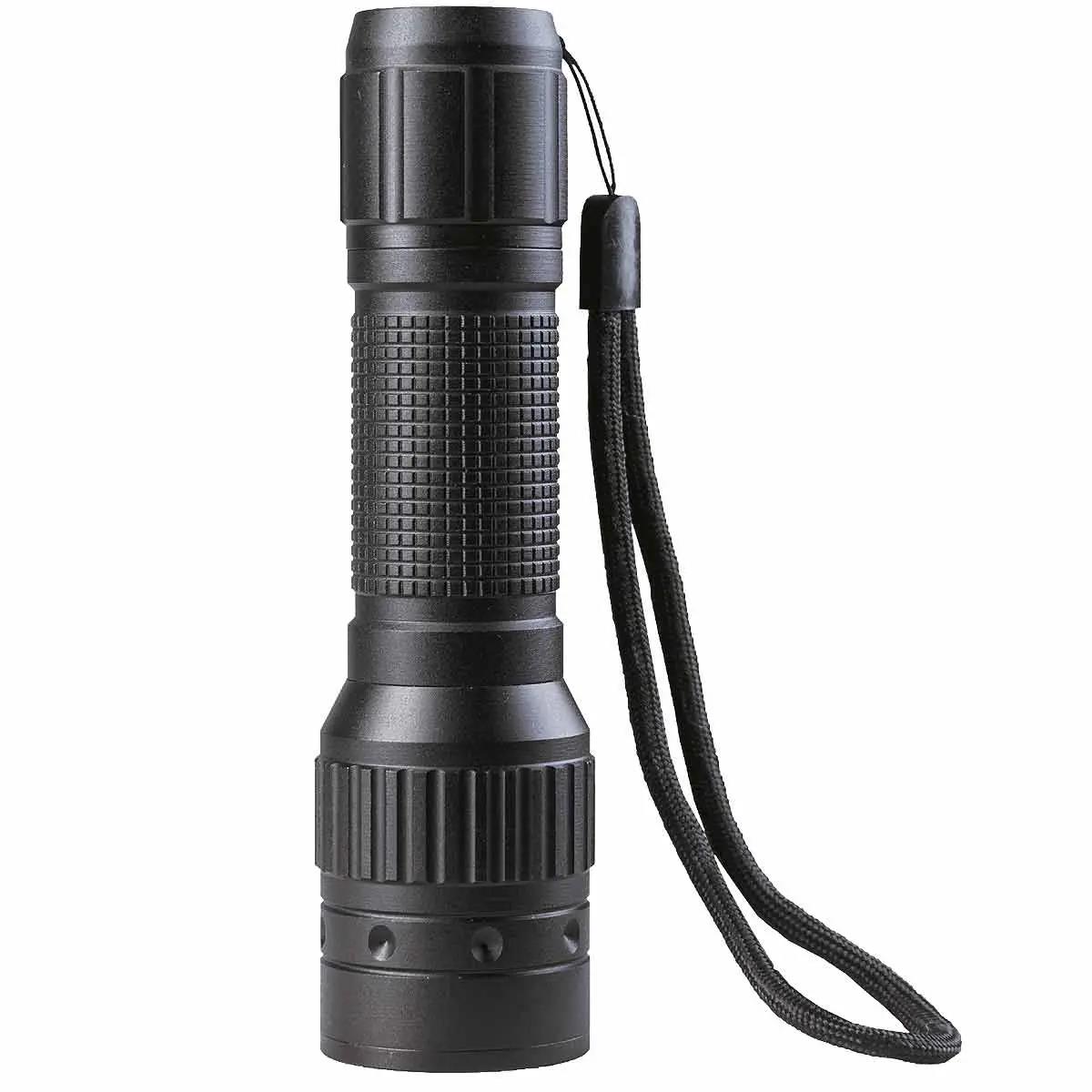 Schwarze Taschenlampe mit strukturiertem Griff und Trageschlaufe, geeignet für Airsoft-Outdoor-Einsätze.