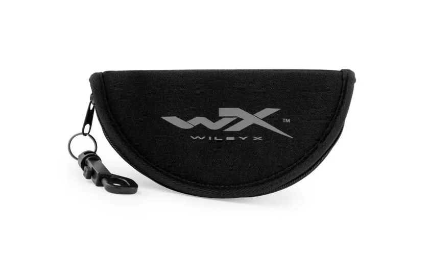 Semi Hard Case Schwarzes halbrundes Brillenetui mit "Wiley X" Logo und Reißverschluss, Karabinerhaken an der Seite.