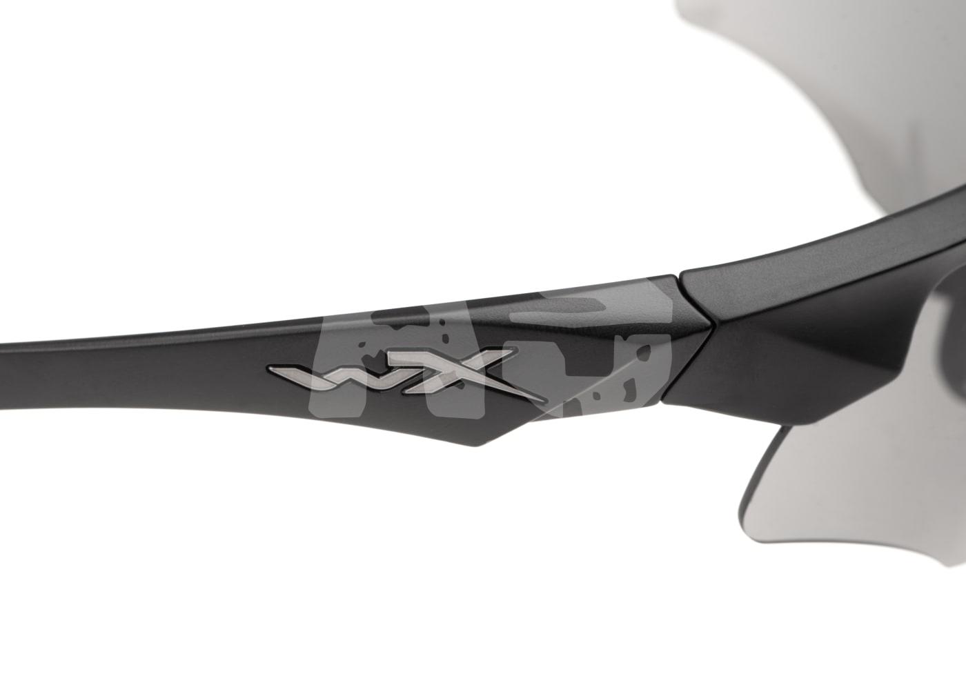 Schwarze Brillenfassung mit WX-Logo und grauem Camouflage-Muster, seitlich fotografiert.