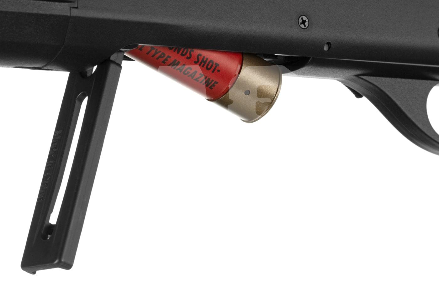Cyma CM352 Shotgun - ab 18 Jahren Airsoft-Schrotflintenpatrone in Kammer, Fokus auf roten Patronenboden.
