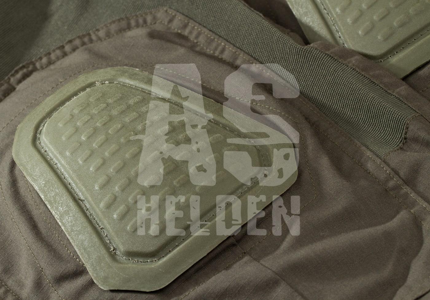 Predator Combat Pant Detailaufnahme eines olivgrünen Airsoft-Knieschoners mit AS Helden-Logo.