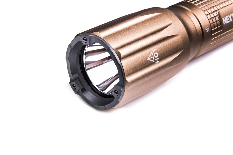 Nextorch TA30CS Taktische LED Taschenlampe mit Operator Schalter 