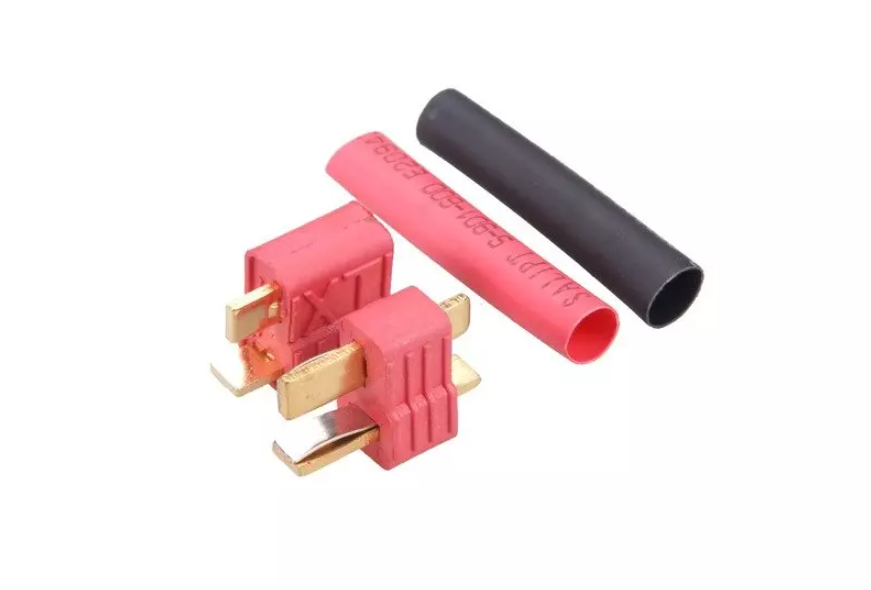 T-Stecker mit Schrumpfschläuchen, schwarz und rot, für sichere elektrische Verbindungen im Airsoft-Bereich.
