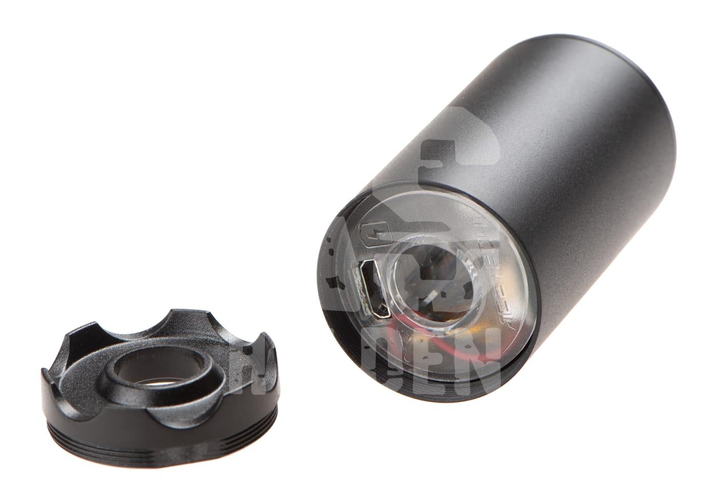 Schwarzer Airsoft-Schalldämpfer mit abgenommener Kappe, zeigt interne Details.