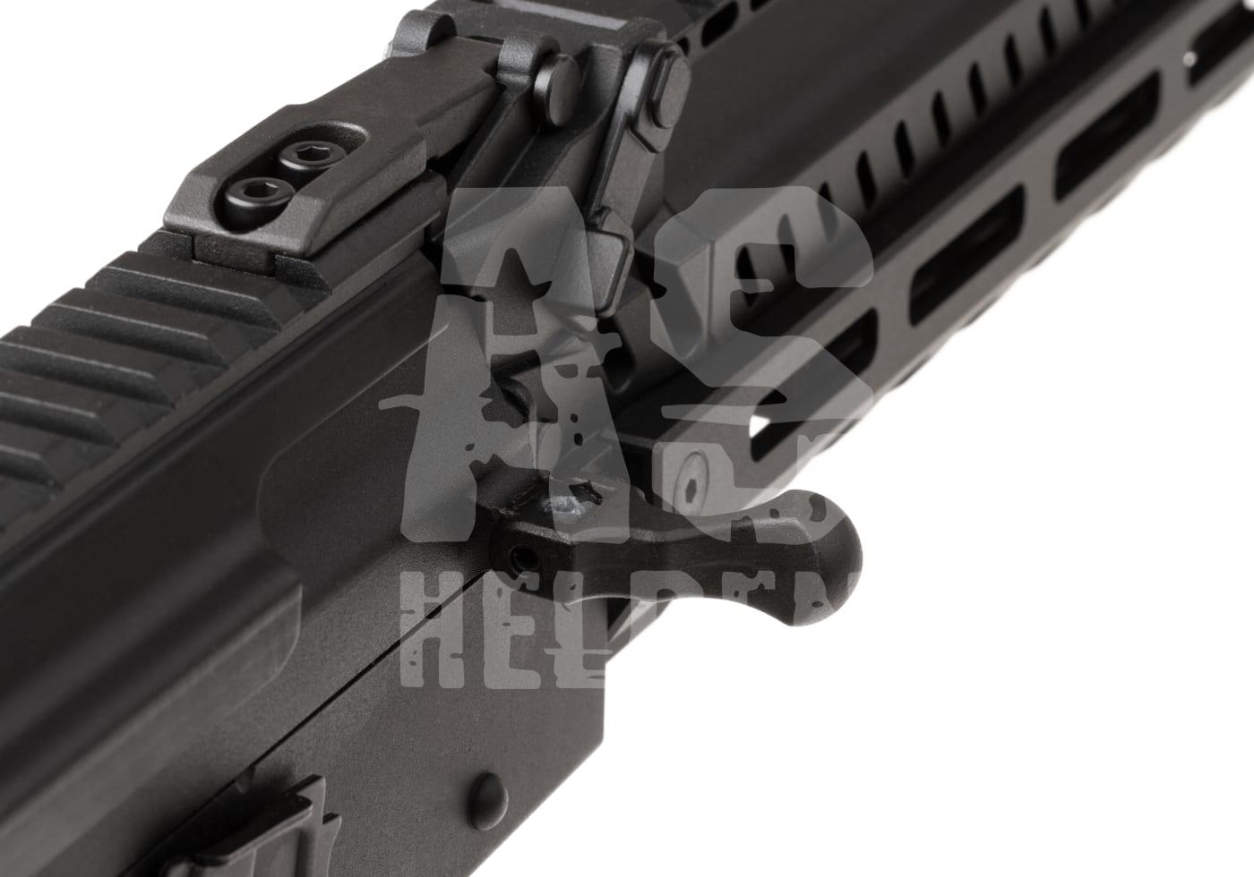 Airsoft-Waffe, Nahaufnahme auf Gehäuse und Visierung, schwarz, mit taktischen Details.