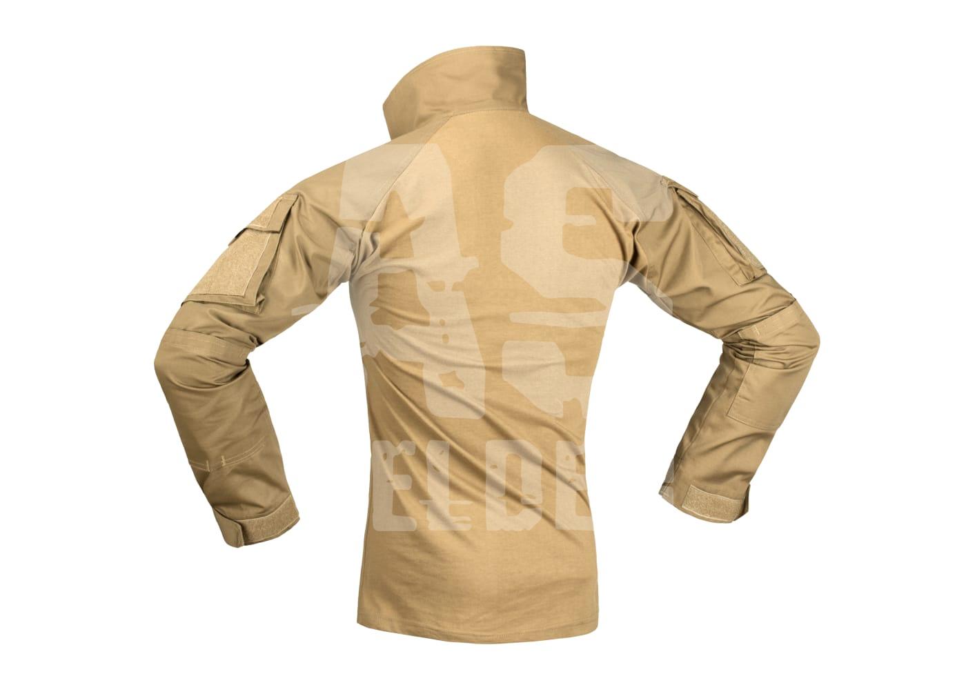 Tan Airsoft-Combatshirt, Rückansicht. Hochkragen, Klettverschluss an Ärmel, strapazierfähig.