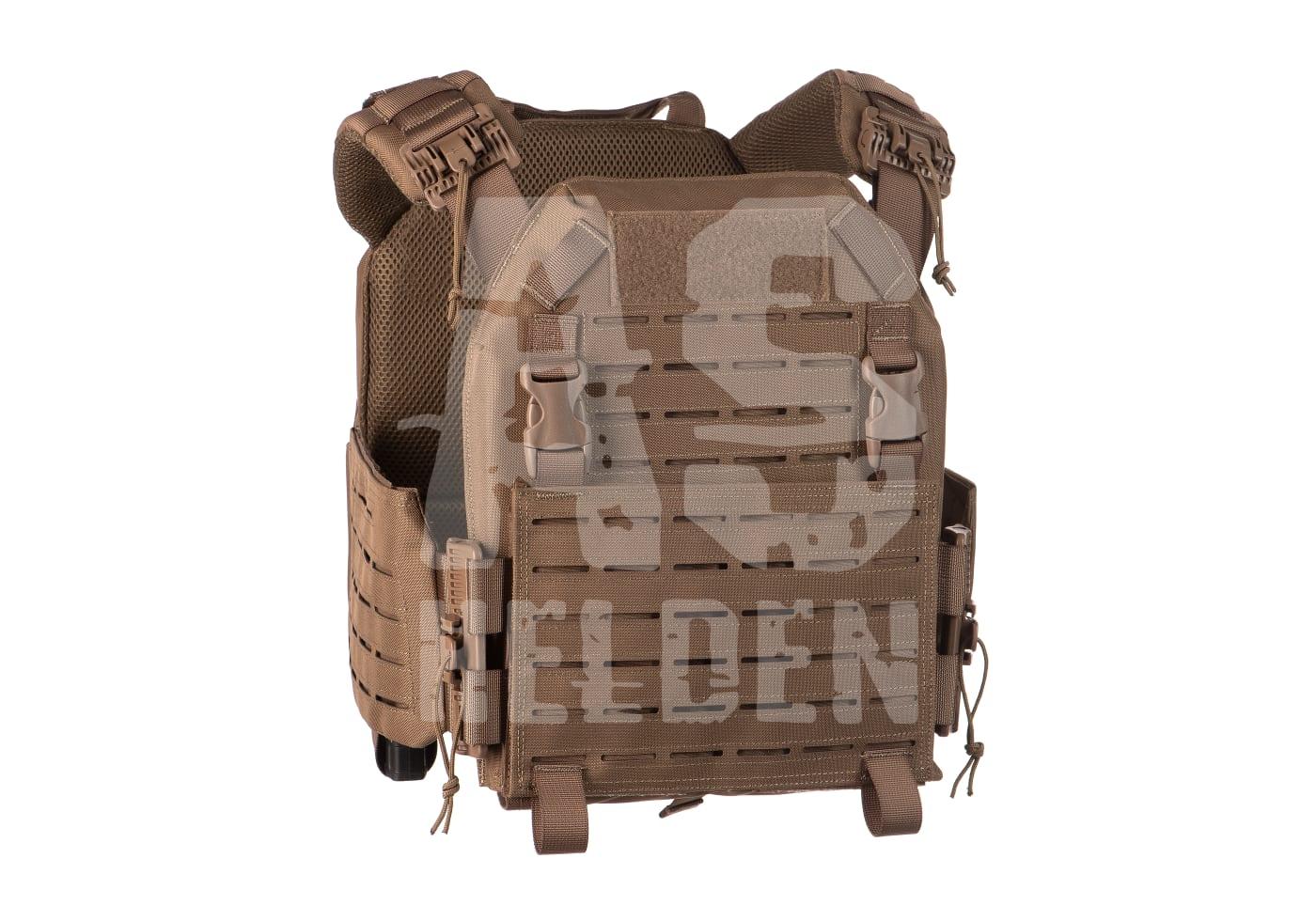 Taktische Weste in Coyote-Braun mit MOLLE-System und robustem Design für Airsoft.
