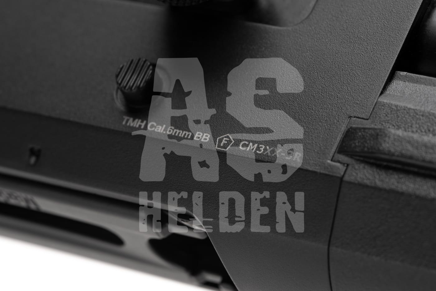 Cyma CM367 3-Shot Shotgun - ab 18 Jahren Nahaufnahme einer Airsoft-Waffe mit Kaliberangabe: 6mm BB, CM3X.