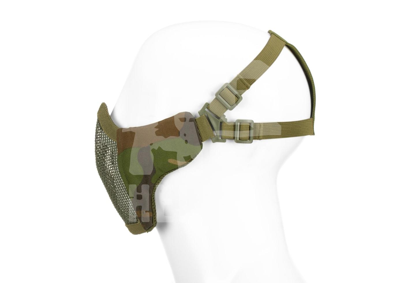 Taktische Airsoft-Gesichtsmaske in Multicam mit verstellbaren Riemen und Mesh für optimalen Schutz und Belüftung.