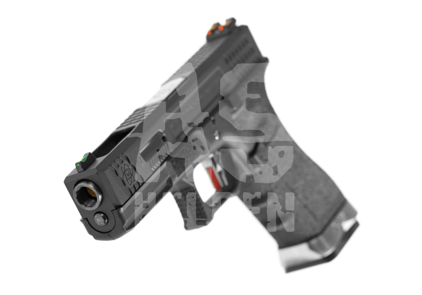 Airsoft-Pistole, Diagonalansicht auf den Lauf und Griff, mit Fiber-Optik-Visier.