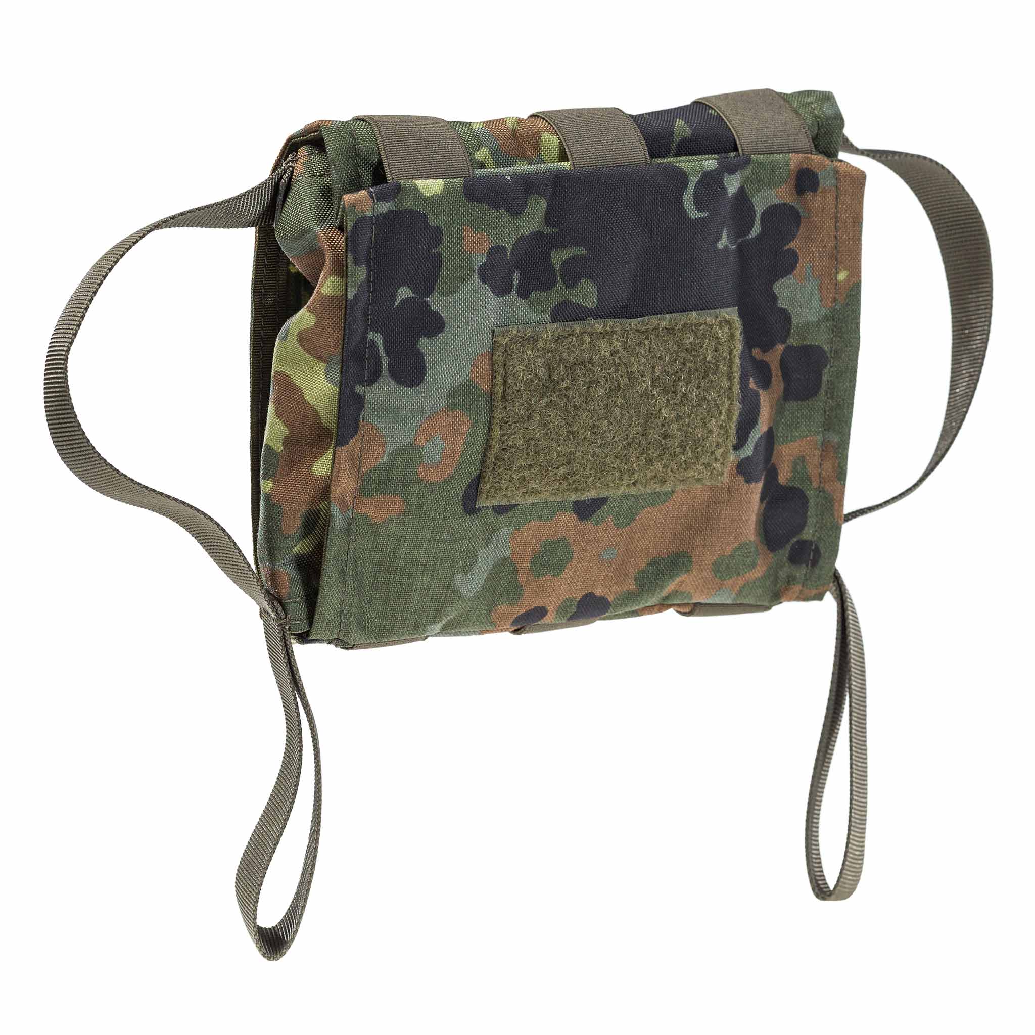 Tarnfarbene Airsoft-Ausrüstungstasche mit Klettverschluss und Riemen.