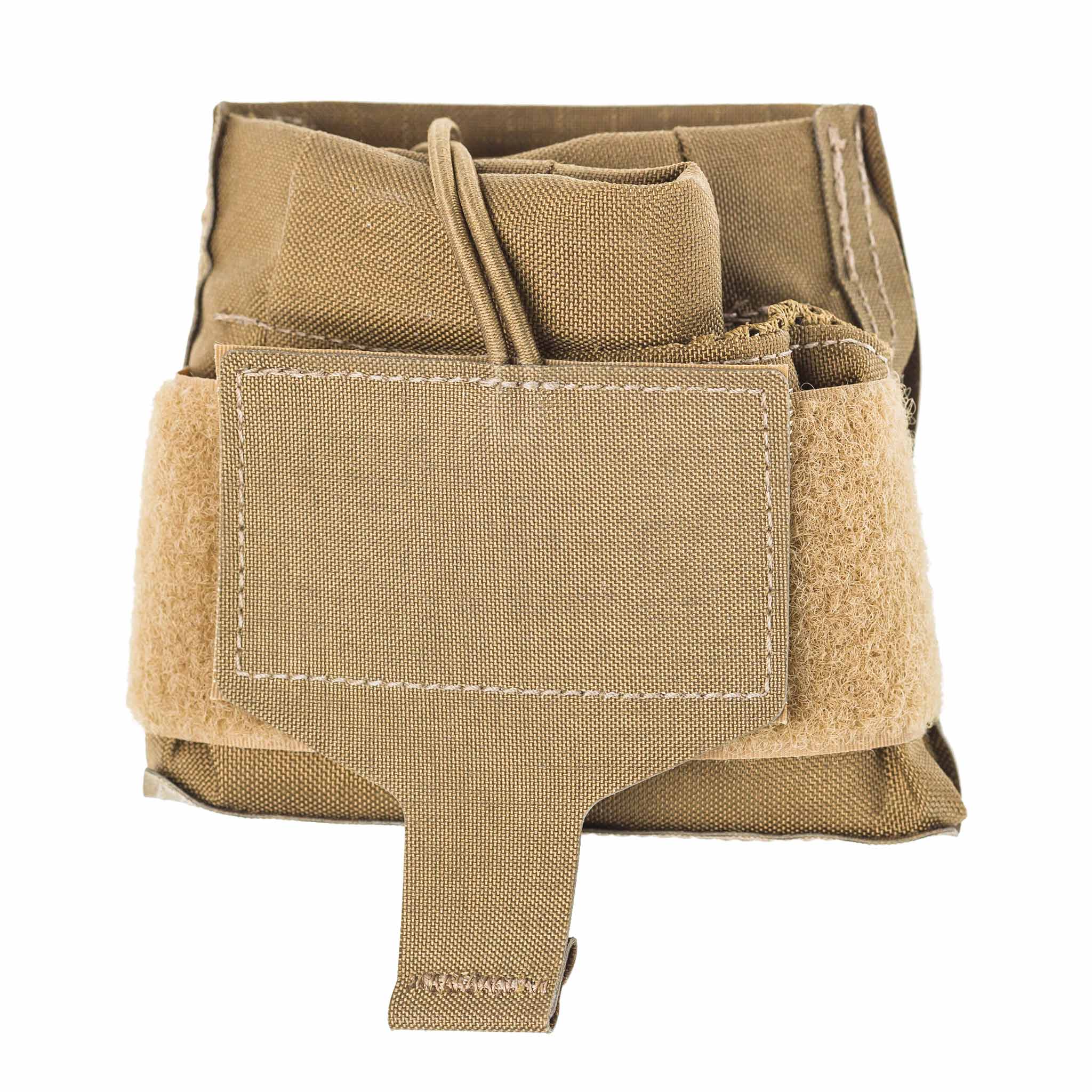 Taktische, beige Magazintasche mit Klettverschluss für Airsoft-Ausrüstung.