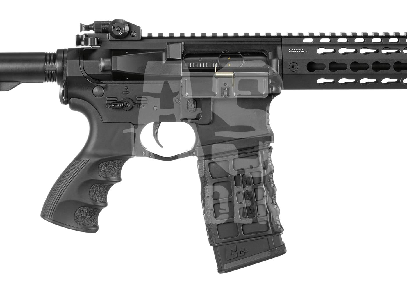 G&G GC16 E.T.U. SRL S-AEG - ab 18 Jahren Nahaufnahme eines taktischen Airsoft-Gewehrs mit ergonomischem Griff und Magazinschacht.