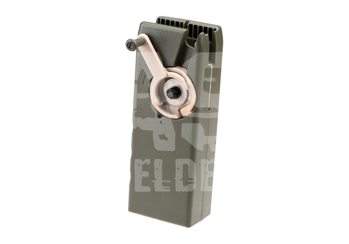 Airsoft BB-Speedloader in Olivgrün mit Kurbelmechanismus.