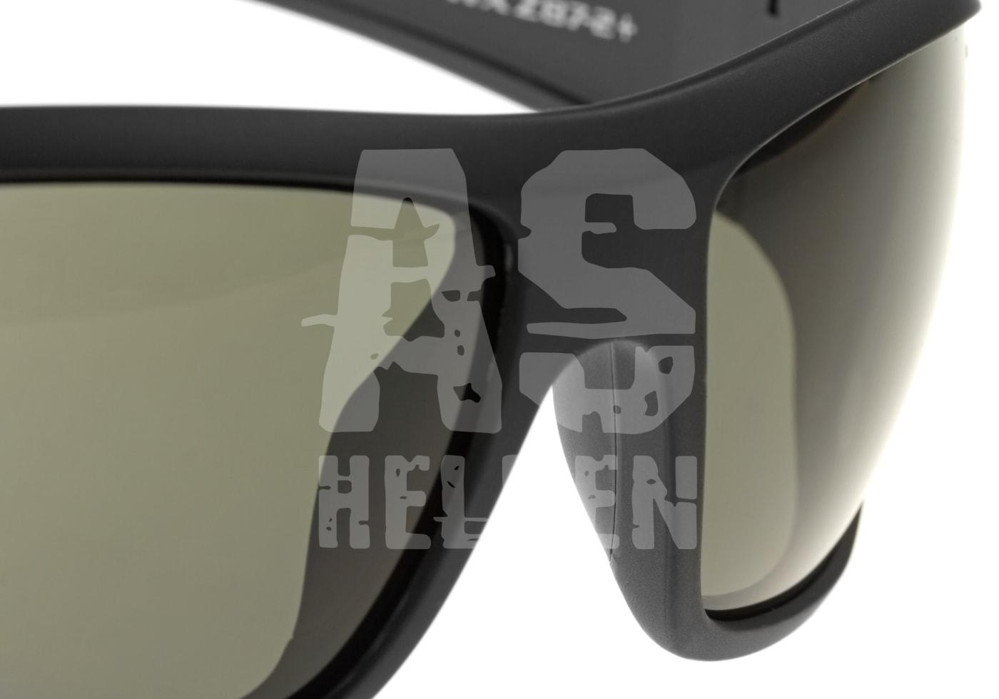 Nahaufnahme einer schwarzen Schutzbrille mit getönten Gläsern für Airsoft.