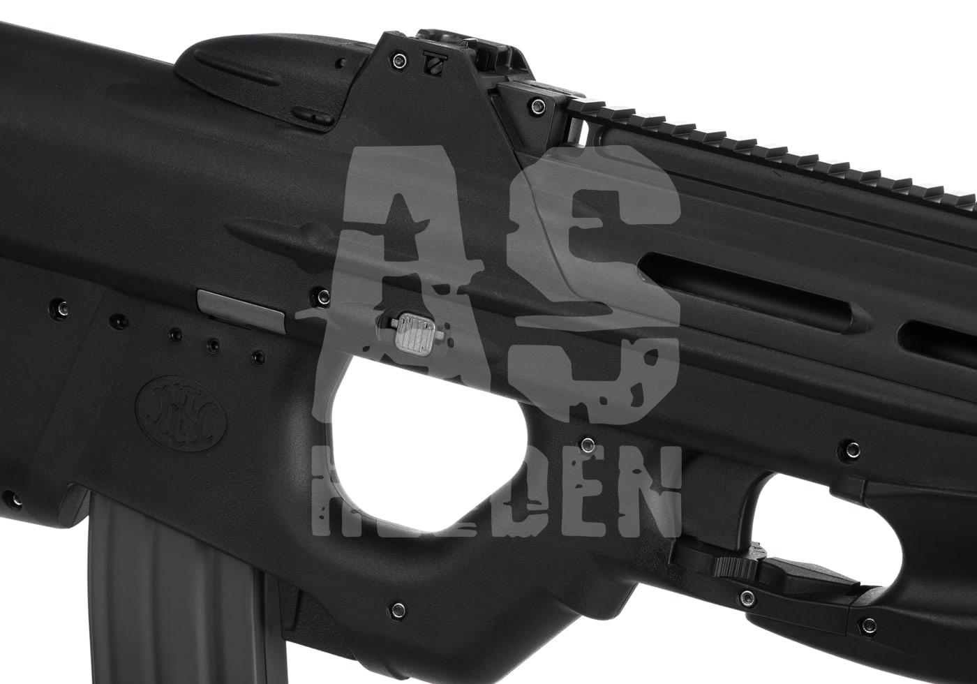 Airsoft-Gewehrnahaufnahme mit Logo und taktischen Details in Schwarz.