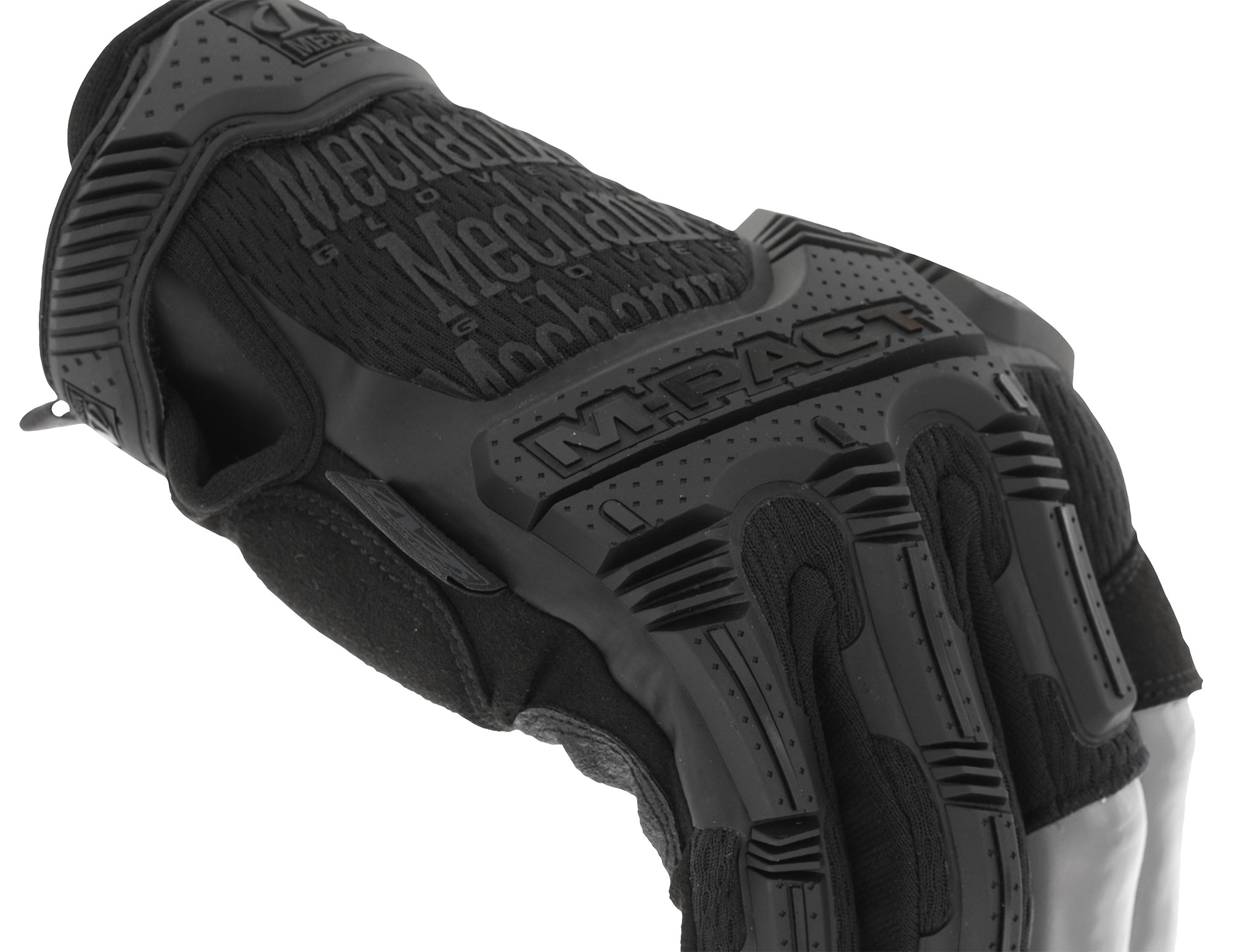 Schwarzer taktischer Handschuh mit verstärktem Knöchelschutz für Airsoft.