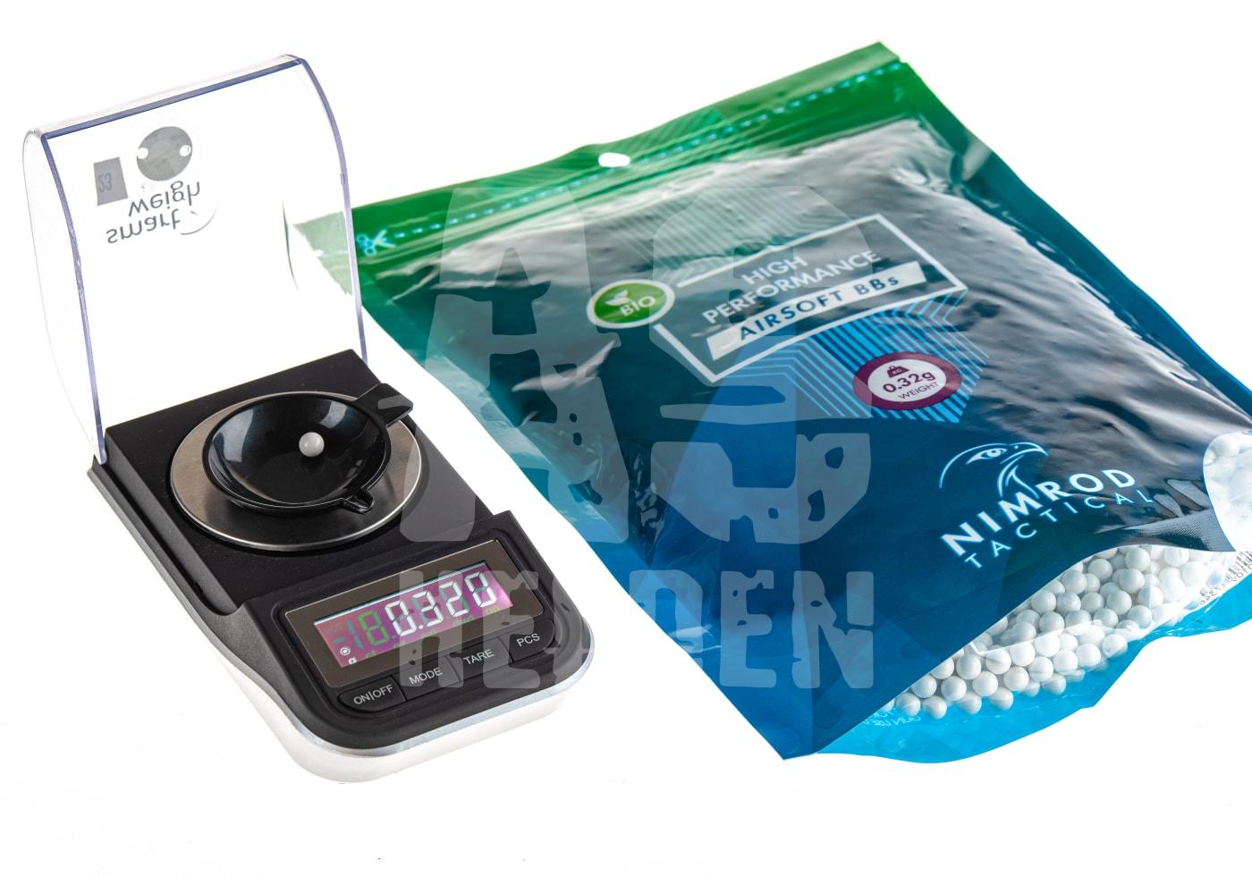 Waage mit Airsoft-BBs-Beutel, Nimrod Tactical High Performance, 0,32g. Ideal für präzises Airsoft-Zubehör.