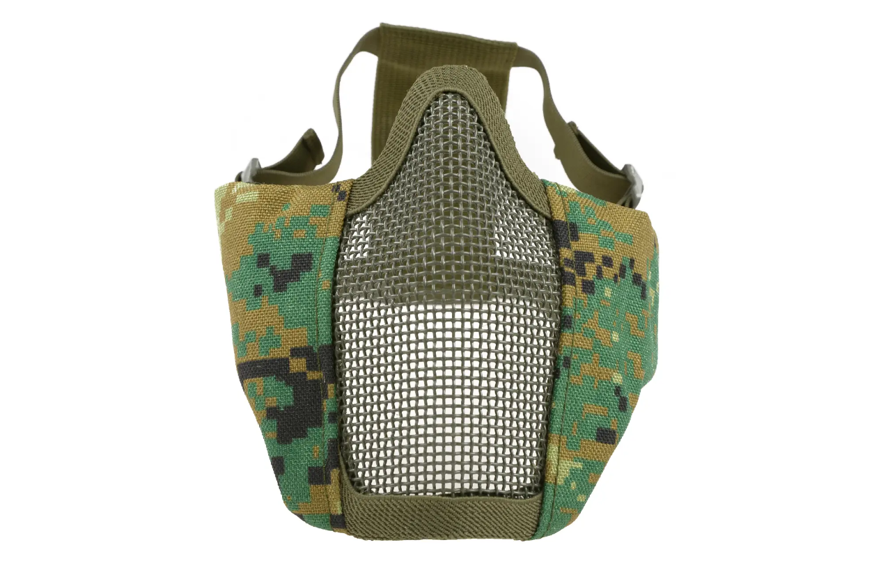 Airsoft-Maske mit Tarnmuster und Metallgitter für Gesichts- und Nasenschutz.