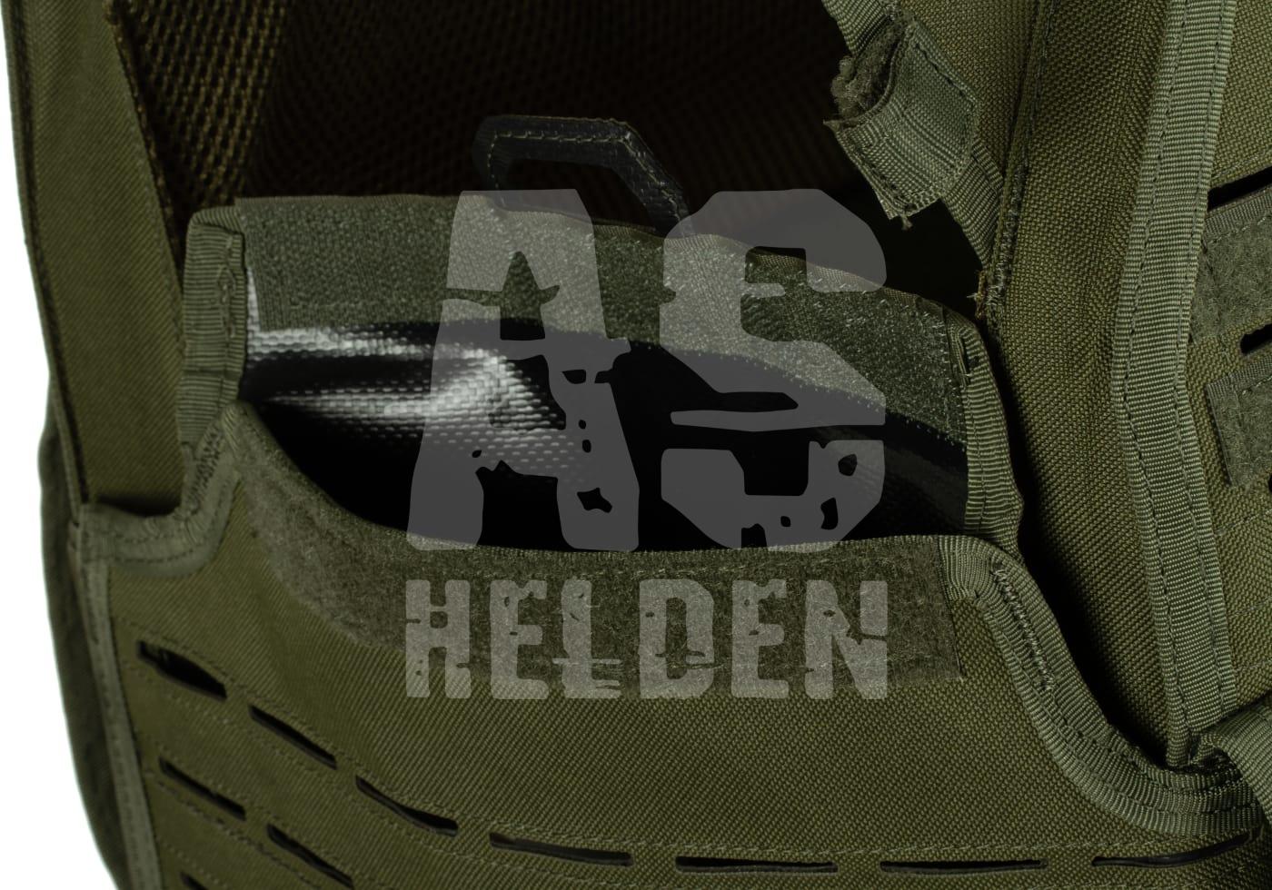 Olivegrüne Airsoft-Trageweste mit Klettverschluss und mehreren Taschen, AS Helden-Logo sichtbar.