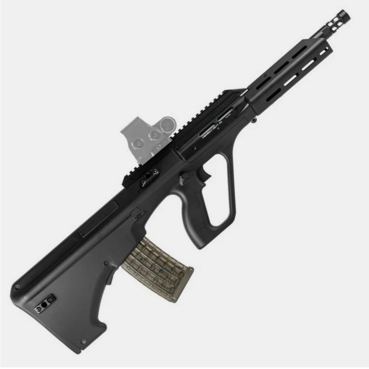 Schwarze Airsoft-Bullpup-Waffe mit durchsichtigem Magazin und montiertem Rotpunktvisier.