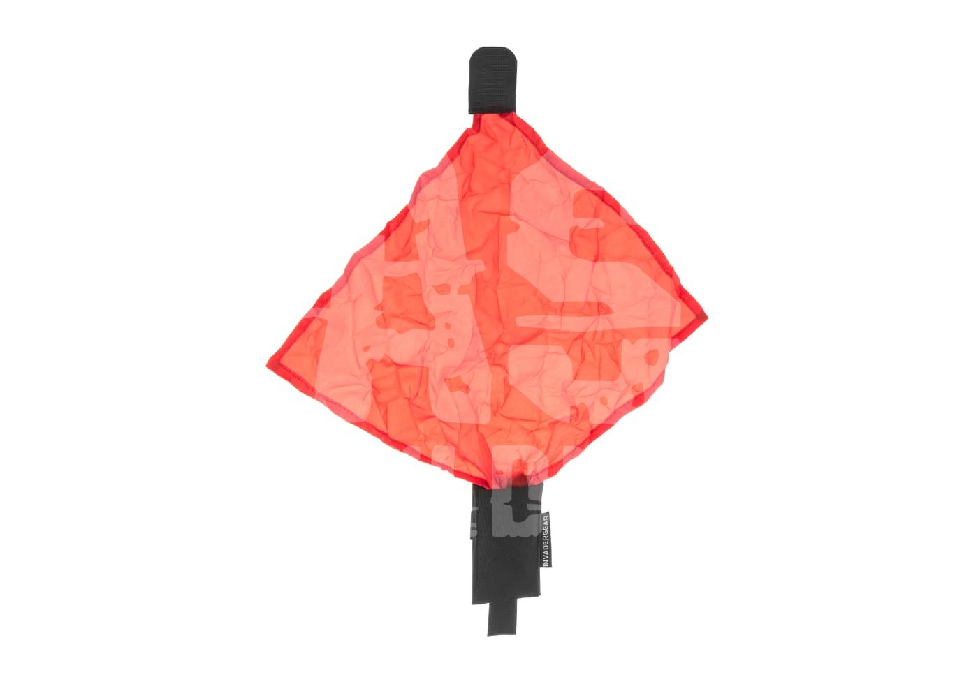 Rote Airsoft-Signalfahne mit Halterung zur Markierung ausgeschiedener Spieler.