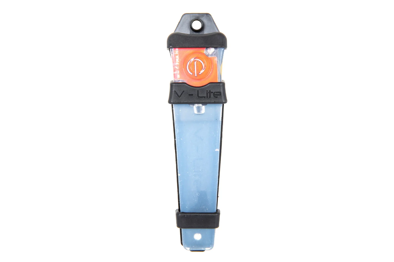 V-Lite LED-Leuchte, länglich, schwarz und transparent, mit orangem Schalter zur Befestigung an Ausrüstung.