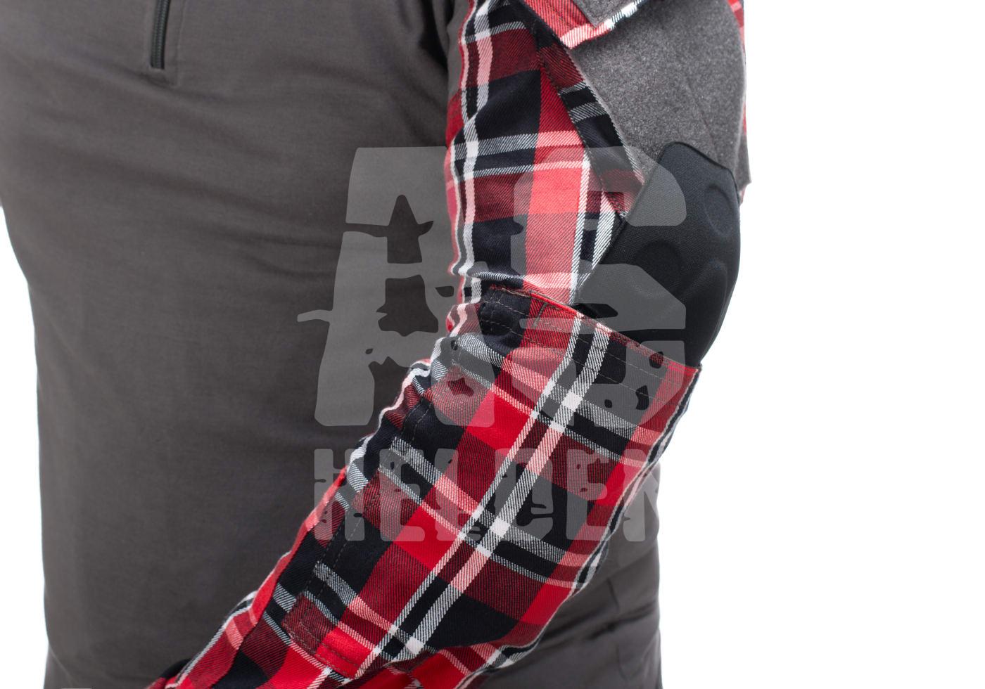 Flannel Combat Shirt Airsoftshirt mit roten Karomustern und schwarzem Ellbogenschutz, seitliche Ansicht.