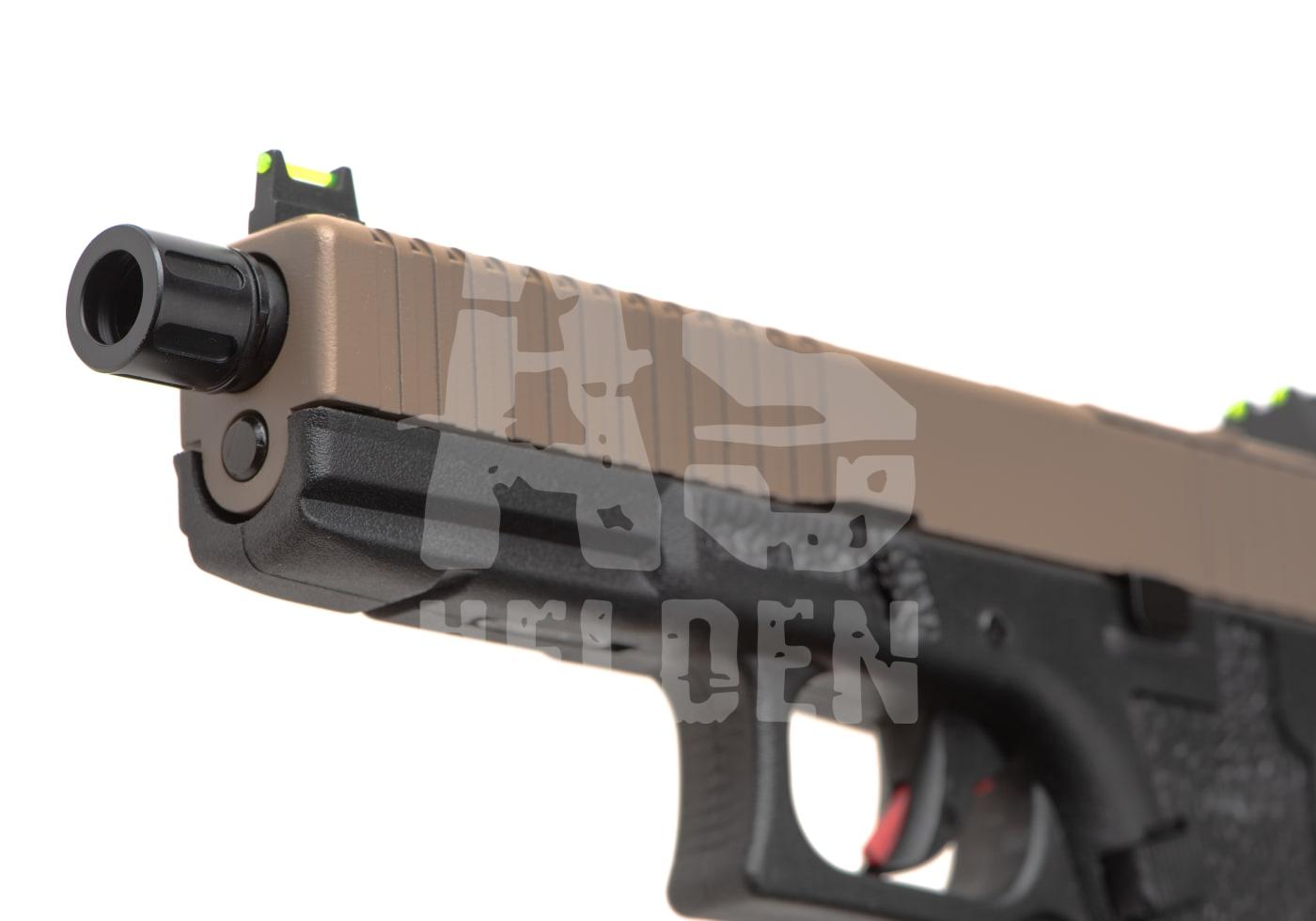 Vorsk EU17 GBB - ab 18 Jahren Close-up einer Airsoft-Pistole mit braunem Schlitten und grünem Visier.